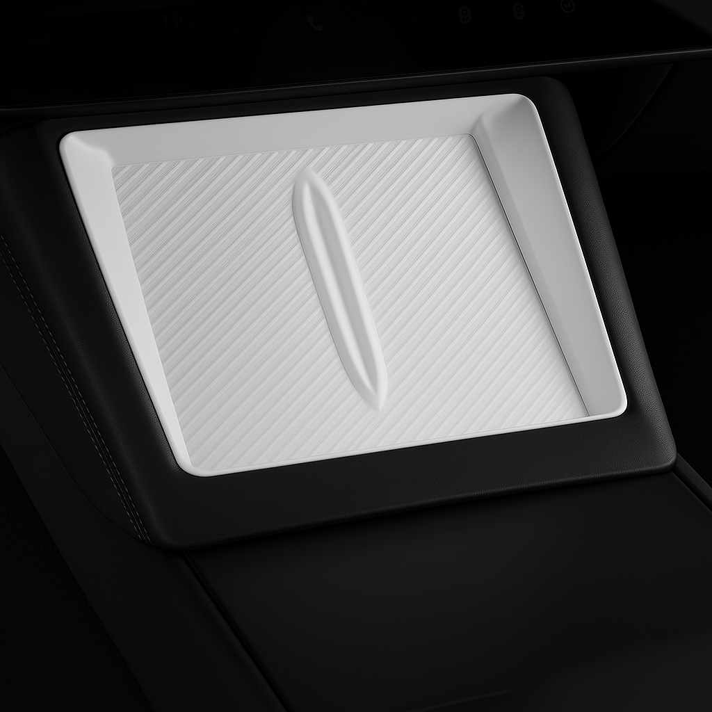 Vit silikonkudde för mittkonsol installerad i Tesla Model Y – skydd och komfort
